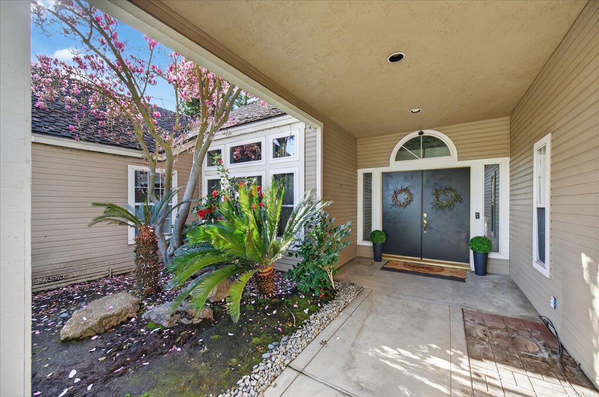 8269 N 6Th St, Fresno, CA 93720