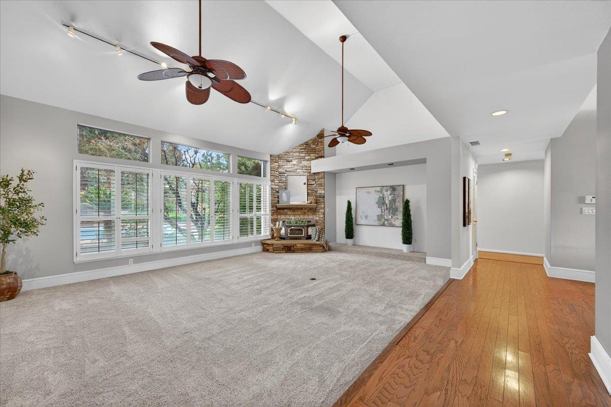 8269 N 6Th St, Fresno, CA 93720