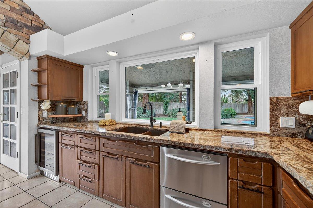 8269 N 6Th St, Fresno, CA 93720