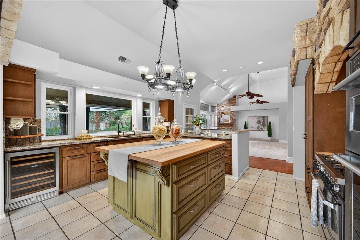 8269 N 6Th St, Fresno, CA 93720