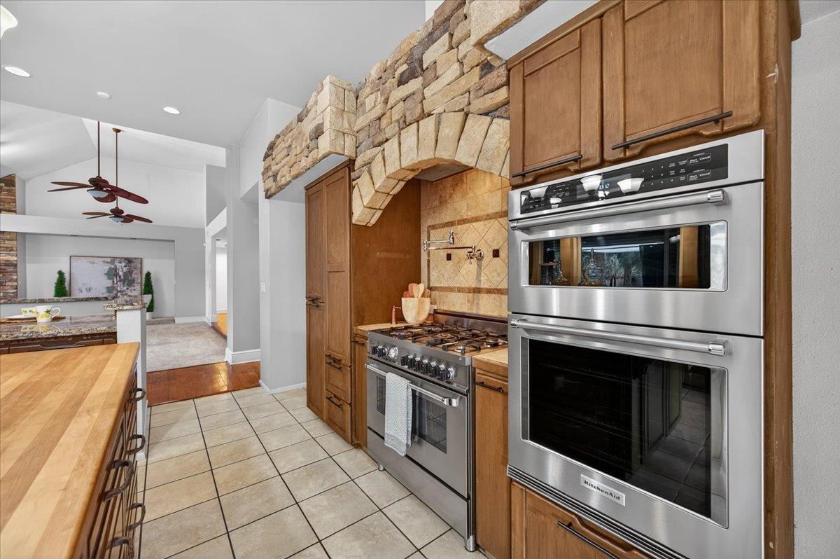 8269 N 6Th St, Fresno, CA 93720