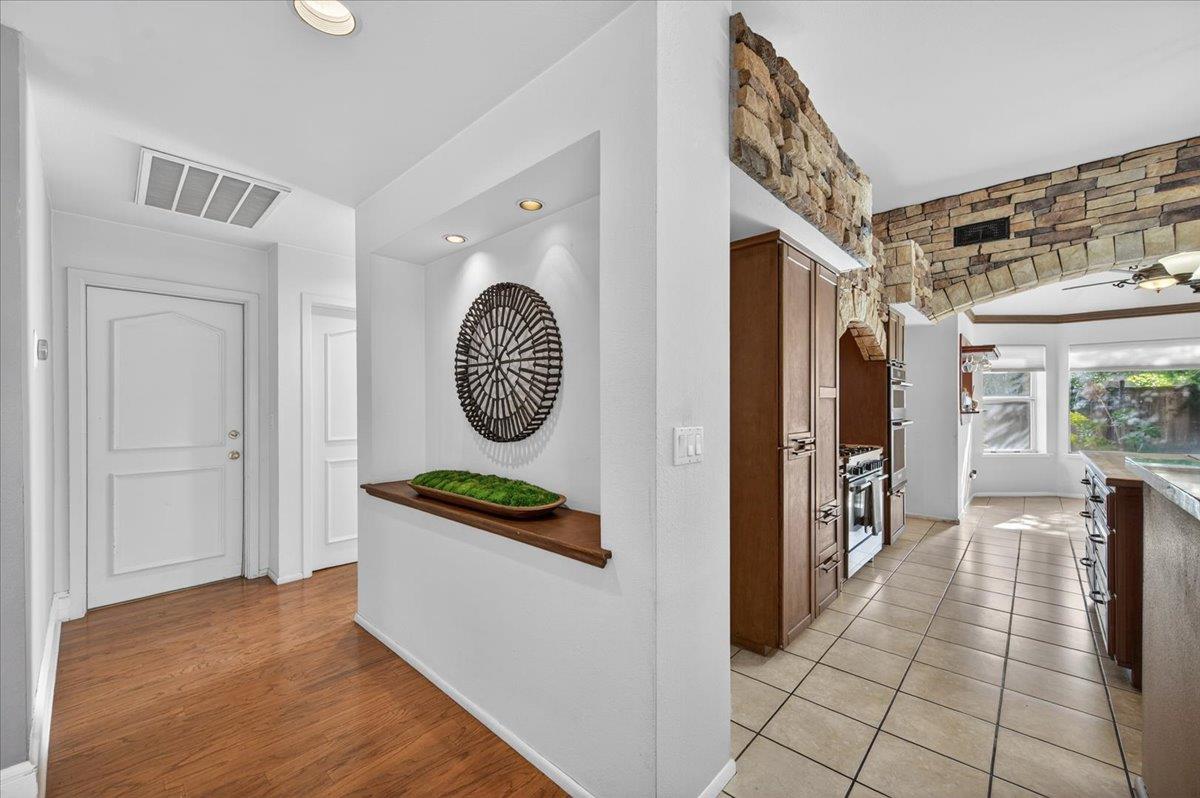 8269 N 6Th St, Fresno, CA 93720