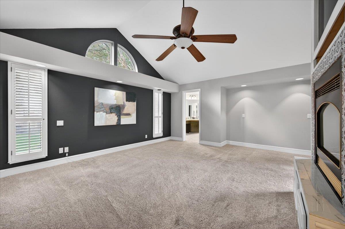 8269 N 6Th St, Fresno, CA 93720