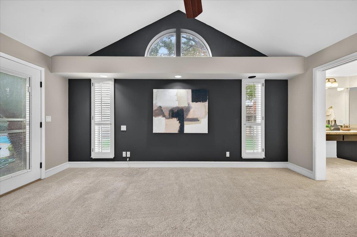 8269 N 6Th St, Fresno, CA 93720