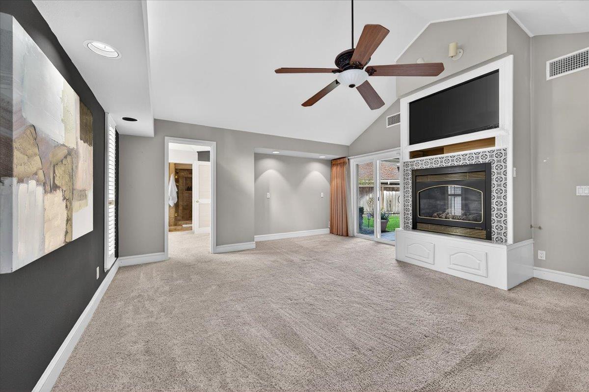 8269 N 6Th St, Fresno, CA 93720