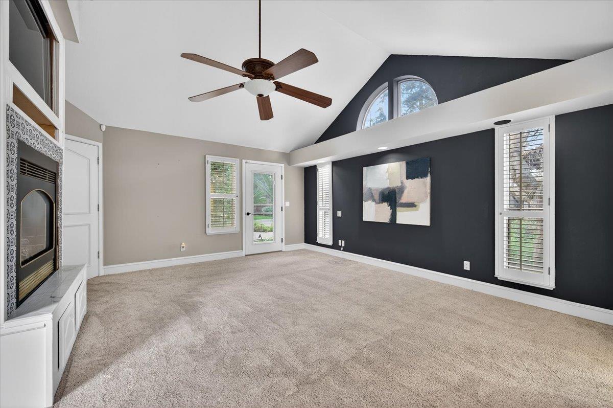 8269 N 6Th St, Fresno, CA 93720