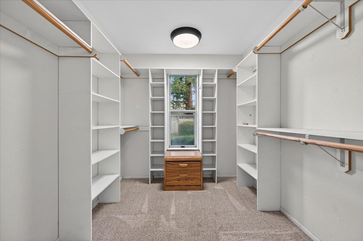 8269 N 6Th St, Fresno, CA 93720