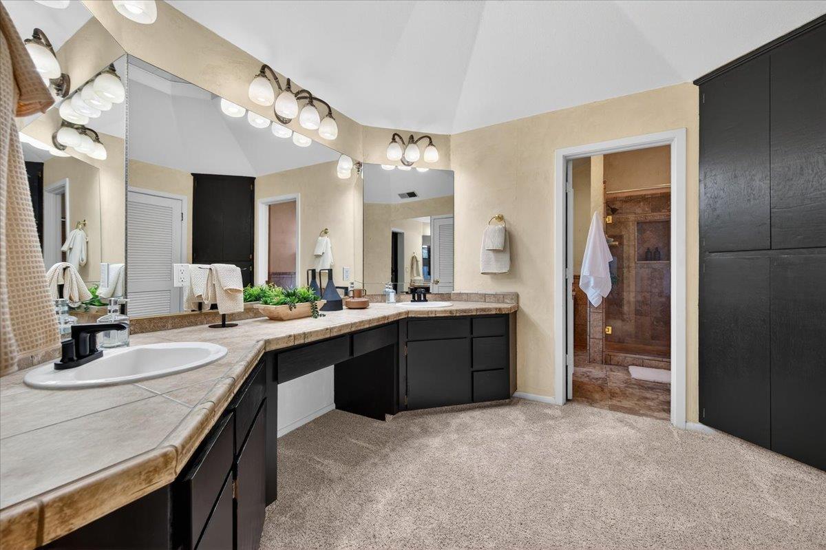 8269 N 6Th St, Fresno, CA 93720