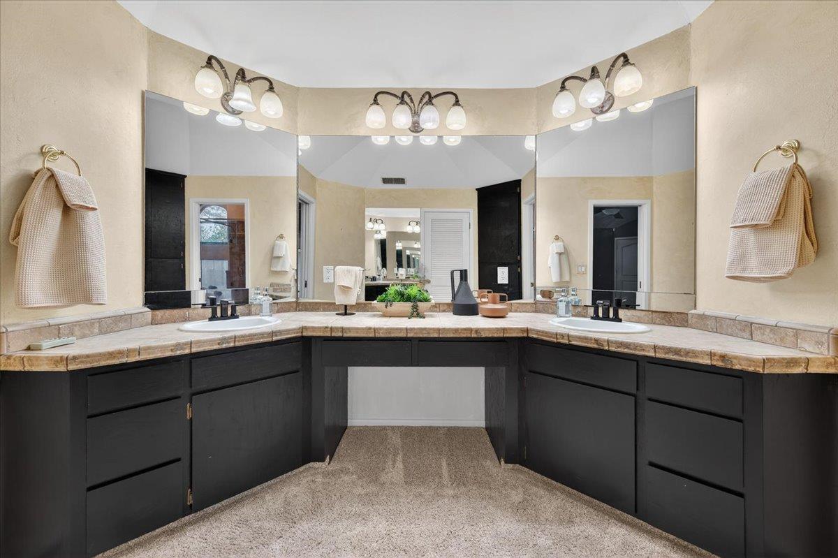 8269 N 6Th St, Fresno, CA 93720