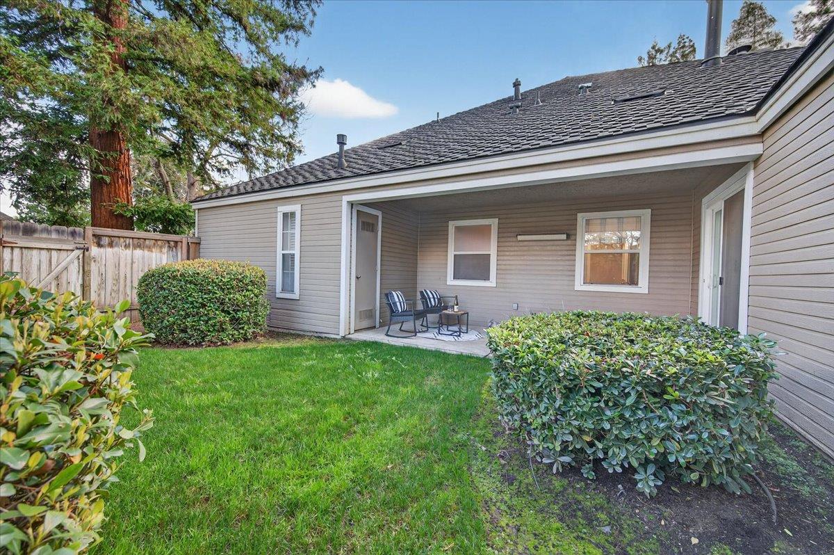 8269 N 6Th St, Fresno, CA 93720