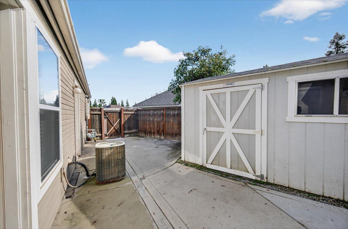 8269 N 6Th St, Fresno, CA 93720