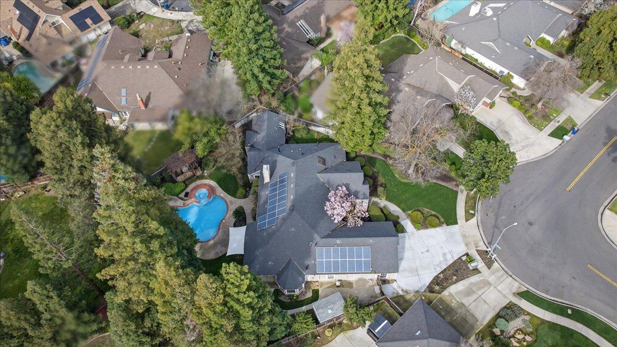 8269 N 6Th St, Fresno, CA 93720