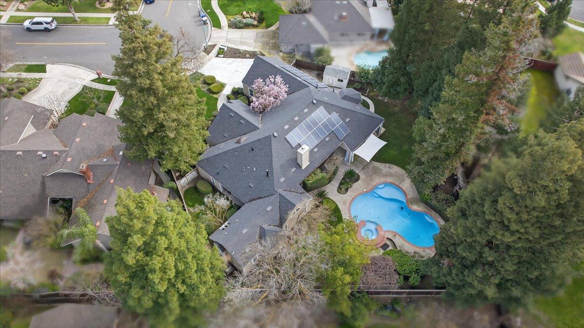 8269 N 6Th St, Fresno, CA 93720