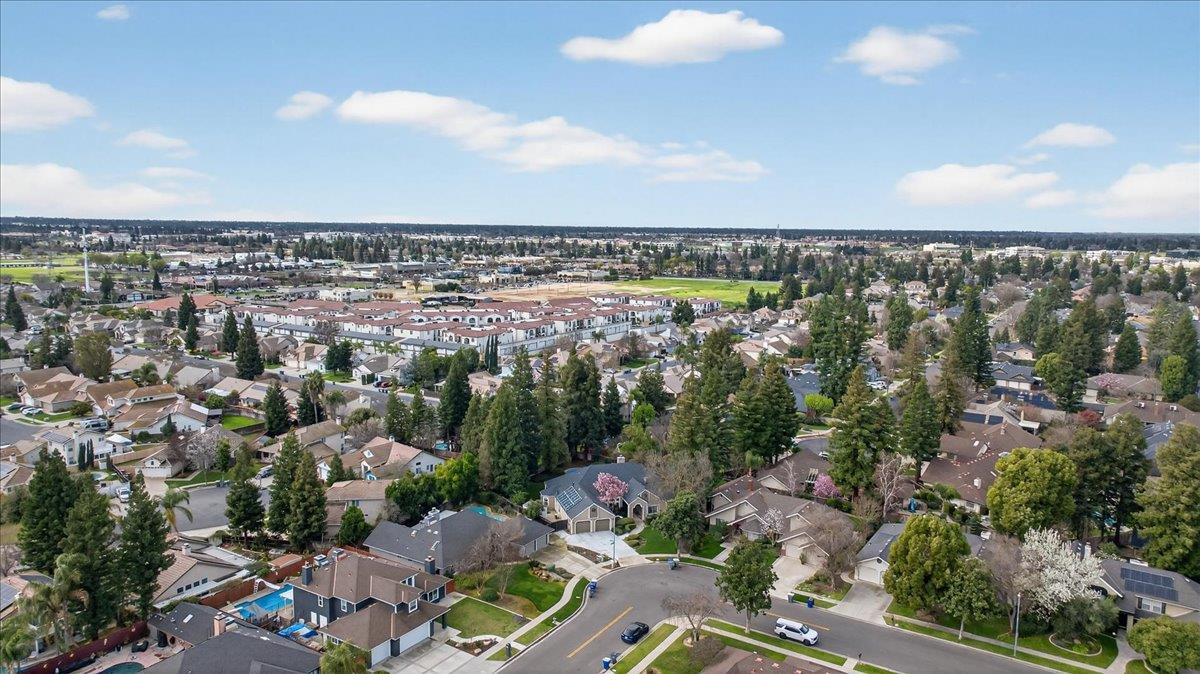 8269 N 6Th St, Fresno, CA 93720