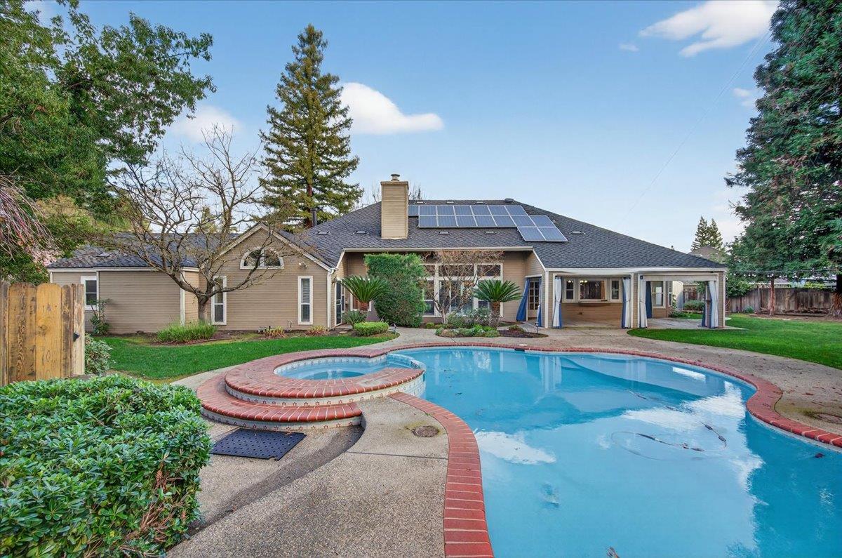 8269 N 6Th St, Fresno, CA 93720