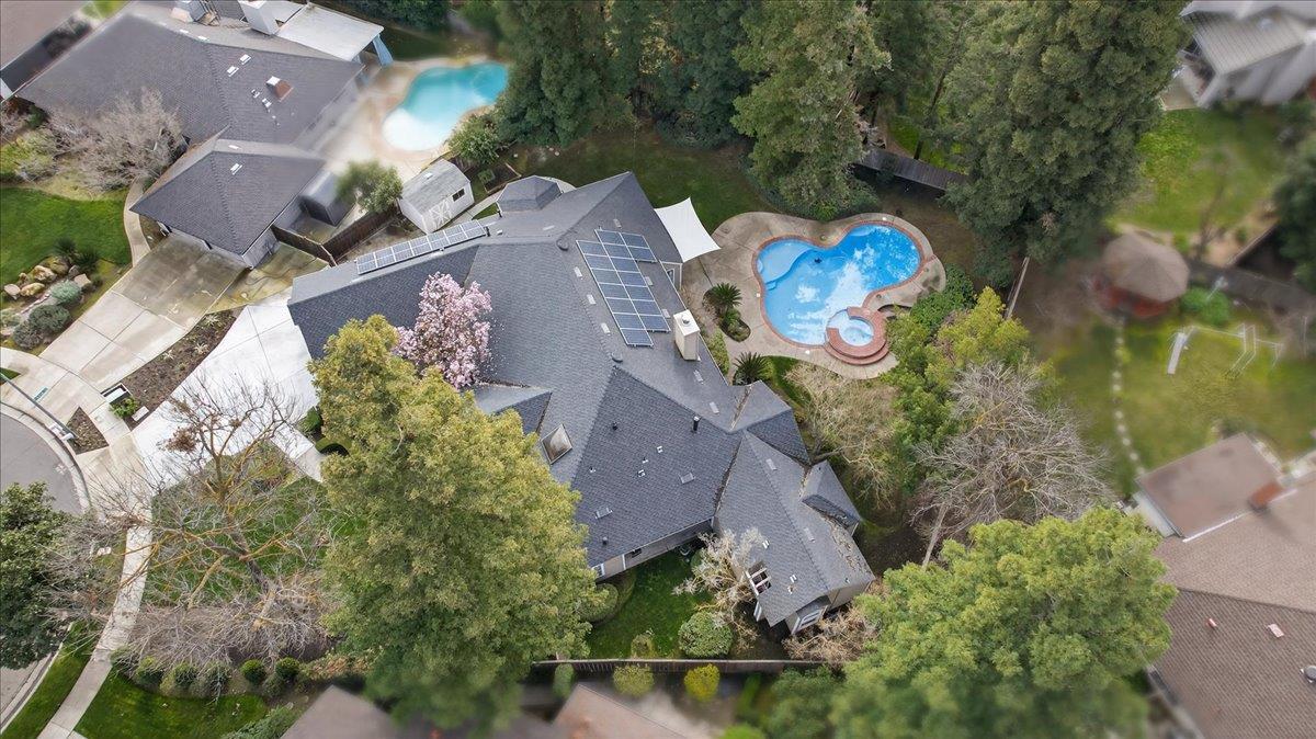 8269 N 6Th St, Fresno, CA 93720