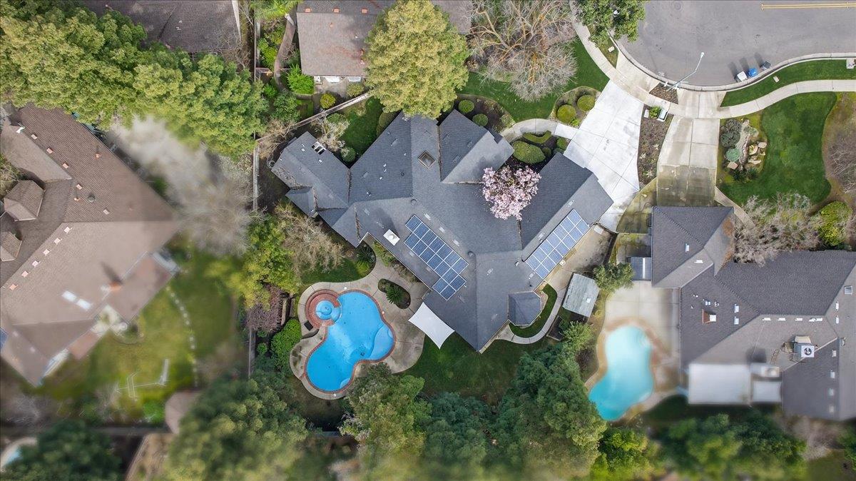 8269 N 6Th St, Fresno, CA 93720