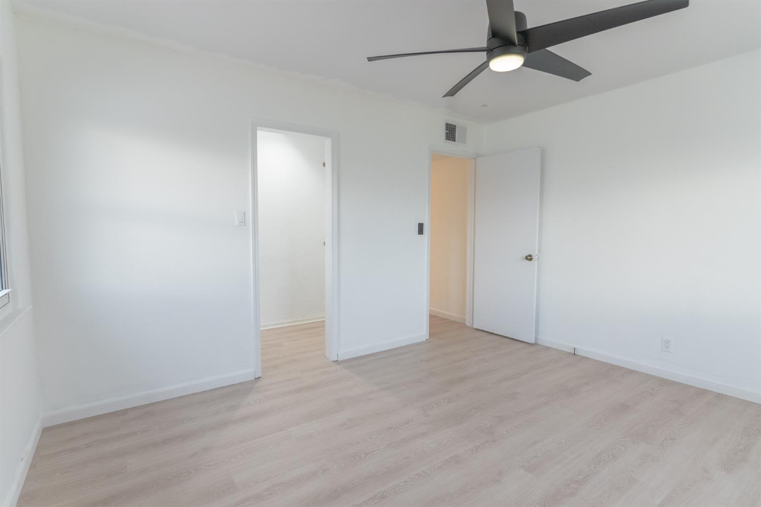 4883 E Michigan Ave, Fresno, CA 93703