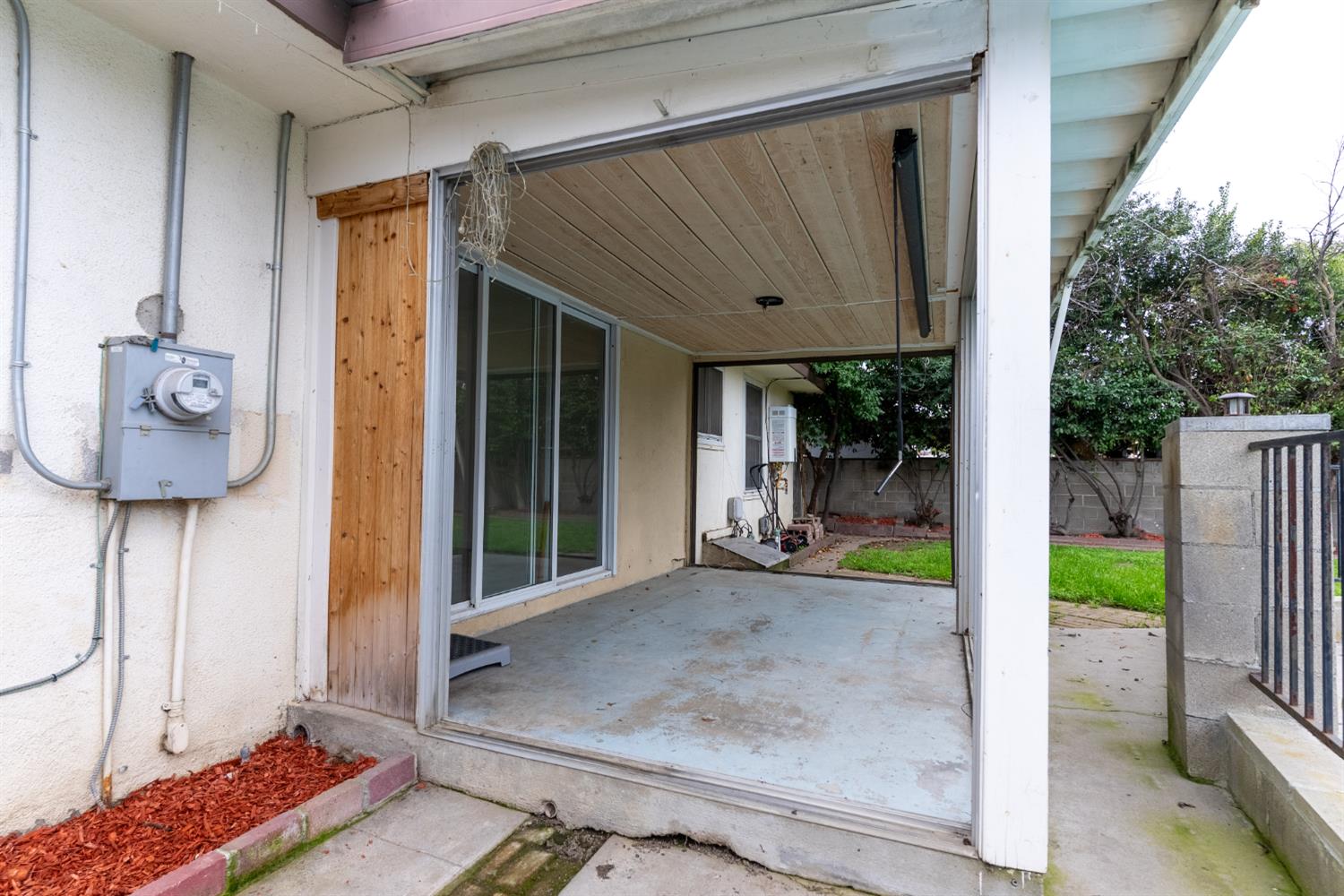 4883 E Michigan Ave, Fresno, CA 93703