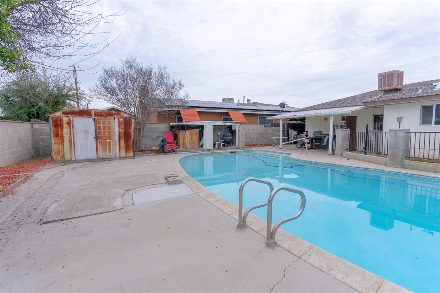 4883 E Michigan Ave, Fresno, CA 93703