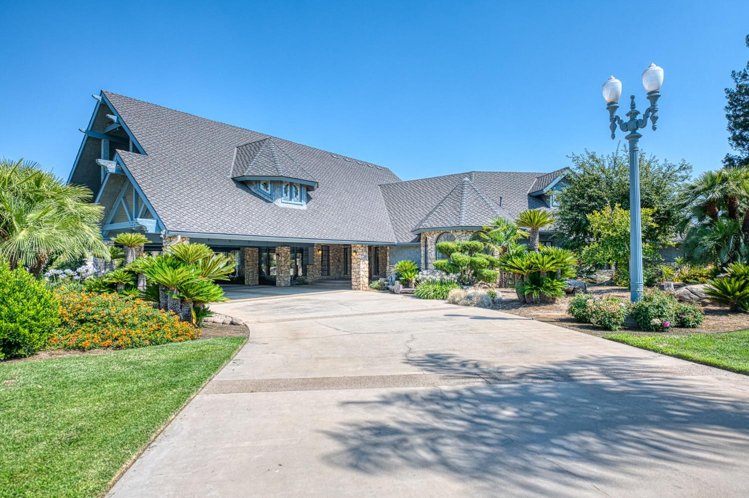 424 N De Wolf Ave, Fresno, CA 93737