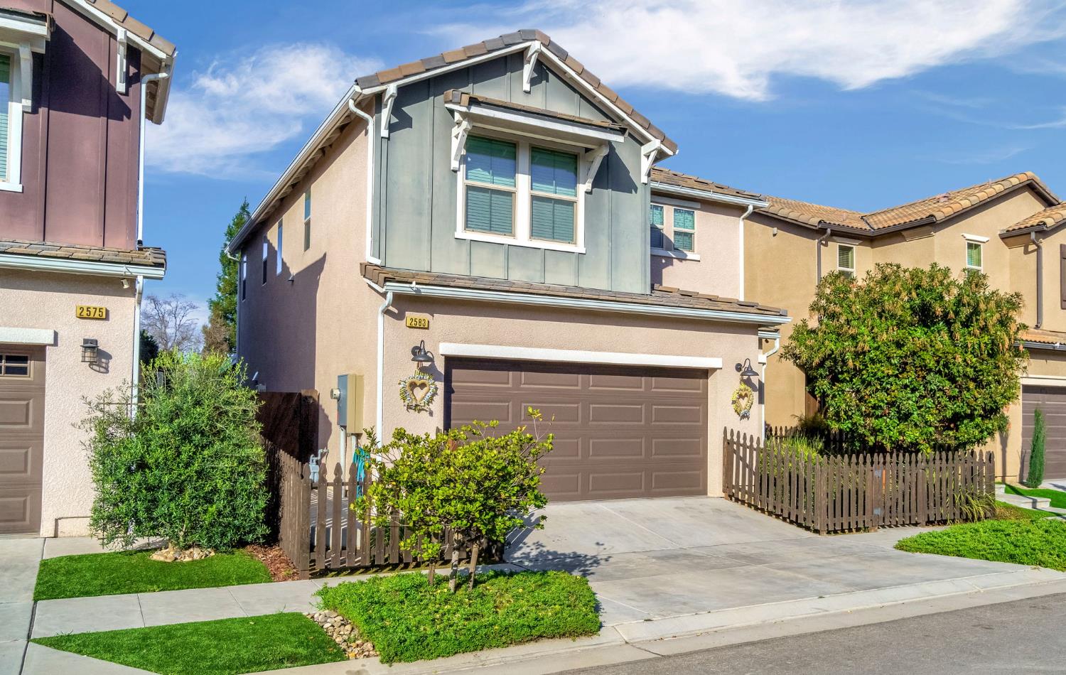 2583 N Mcarthur Ave, Fresno, CA 93727