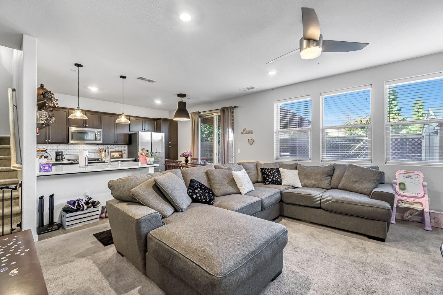 2583 N Mcarthur Ave, Fresno, CA 93727