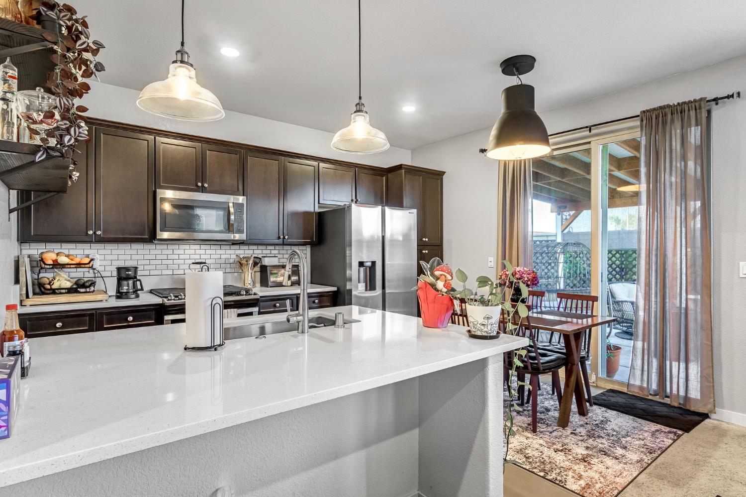 2583 N Mcarthur Ave, Fresno, CA 93727