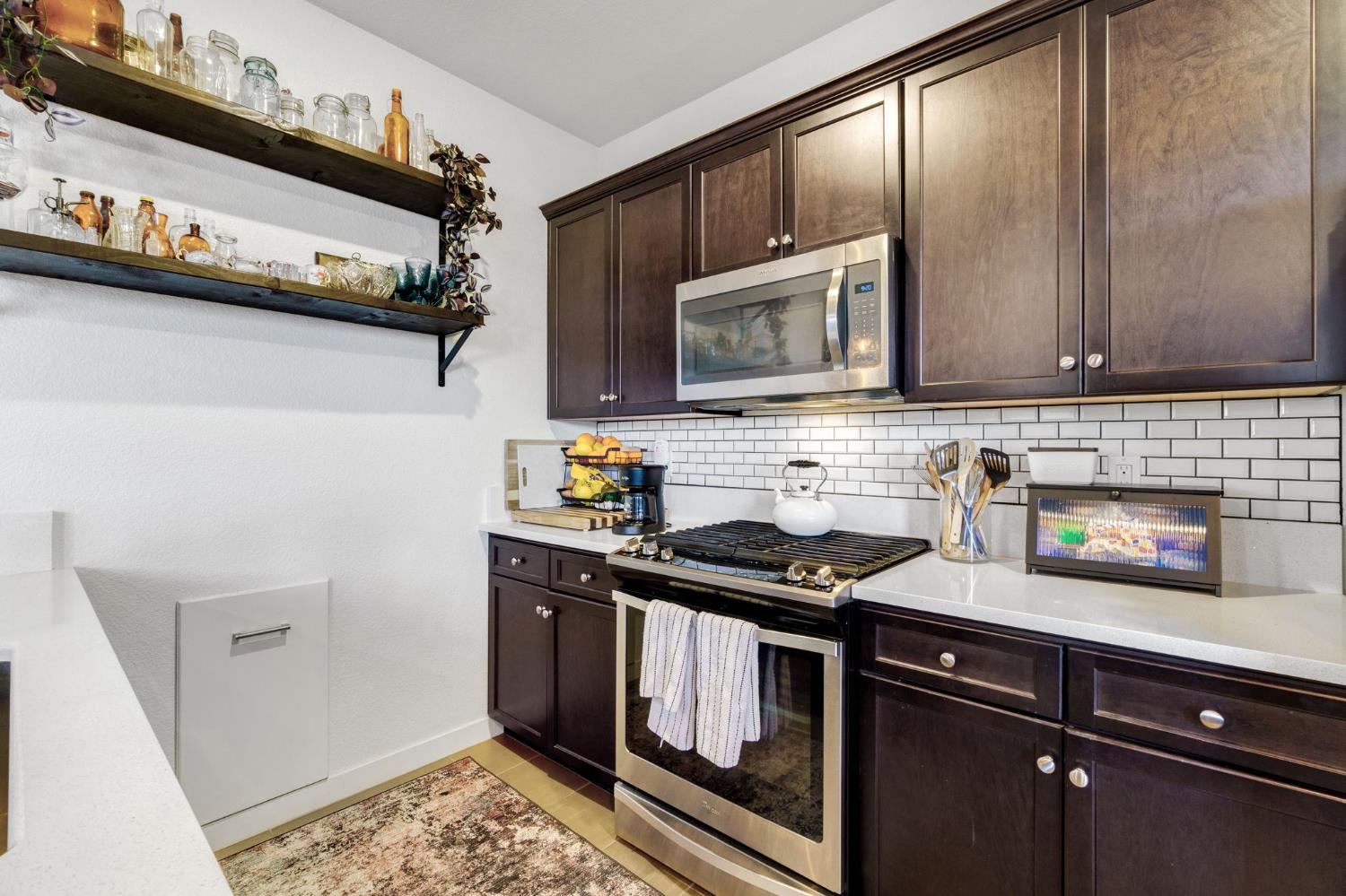 2583 N Mcarthur Ave, Fresno, CA 93727