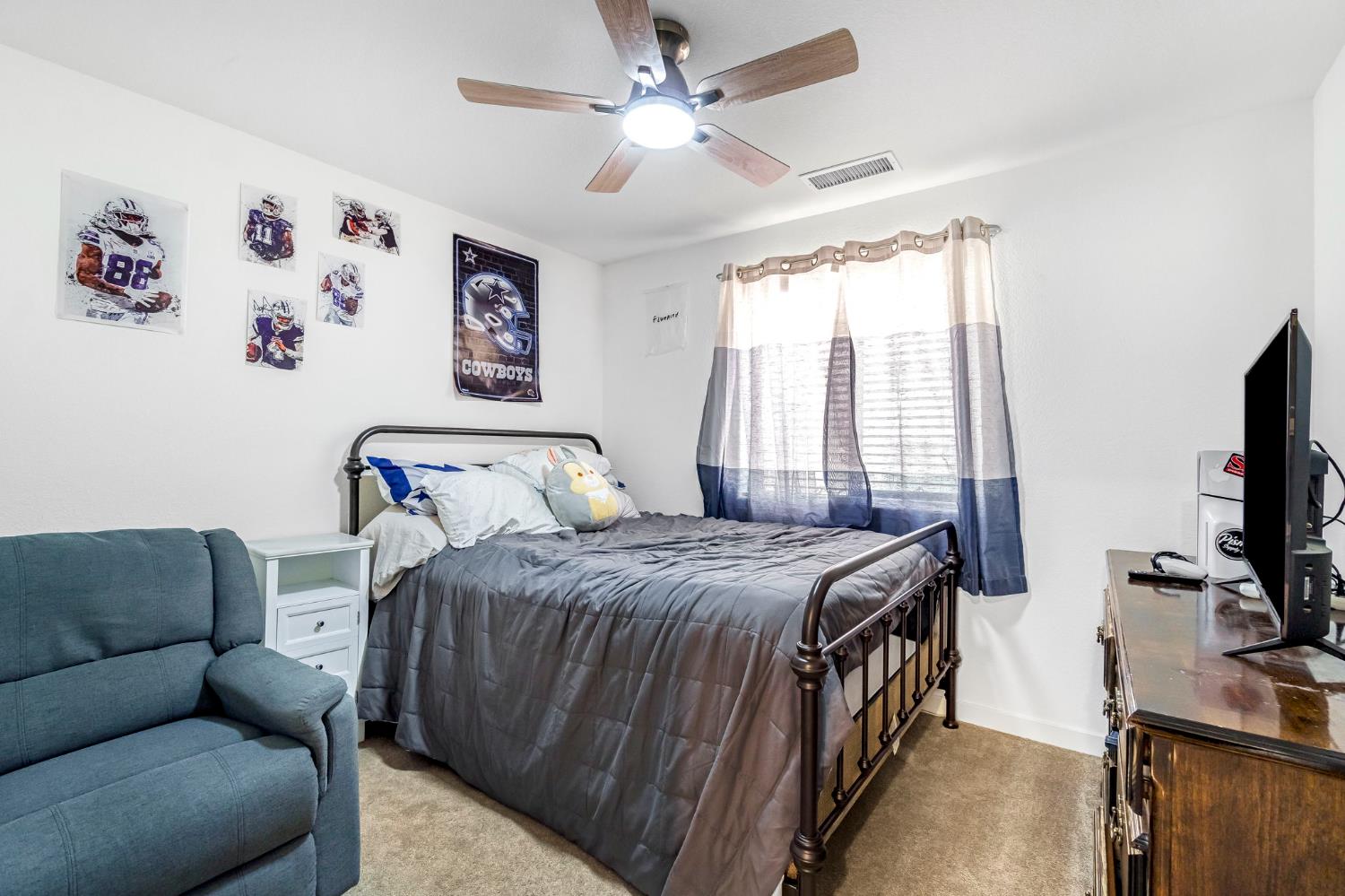 2583 N Mcarthur Ave, Fresno, CA 93727