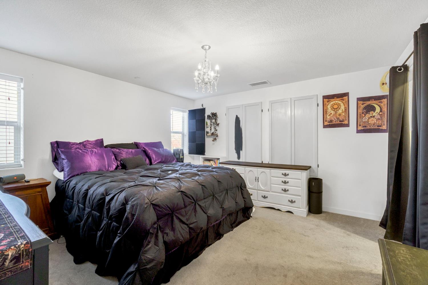 2583 N Mcarthur Ave, Fresno, CA 93727