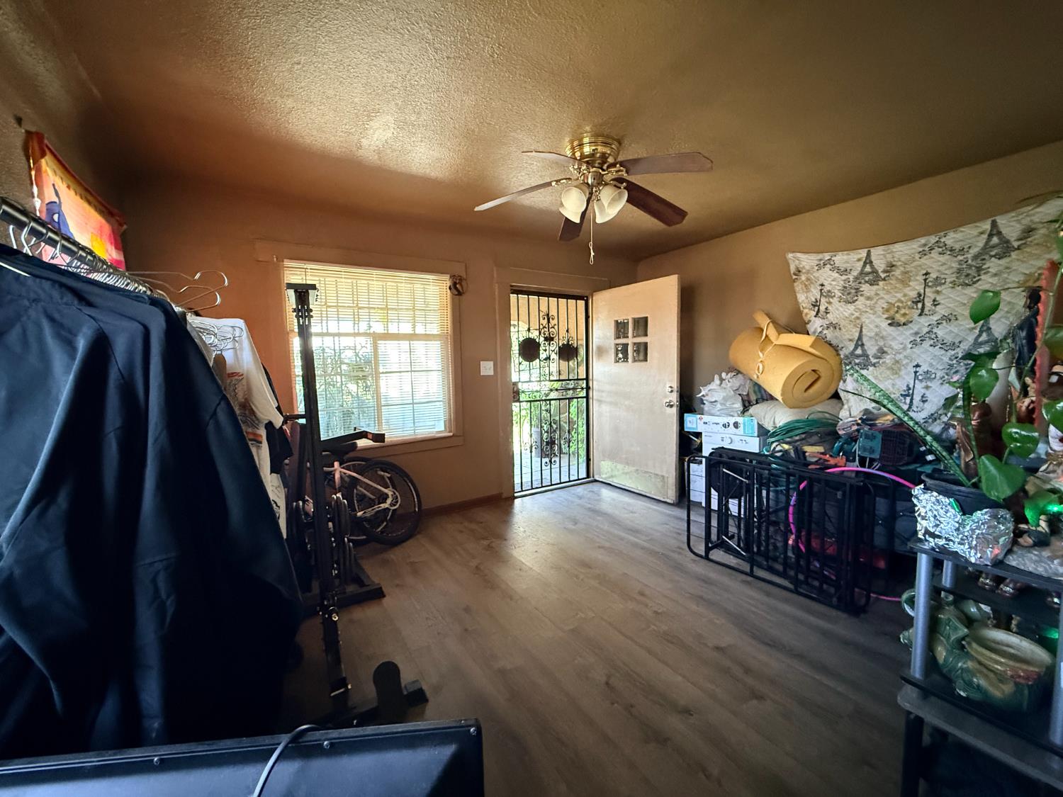 3028 E Grant Ave, Fresno, CA 93701