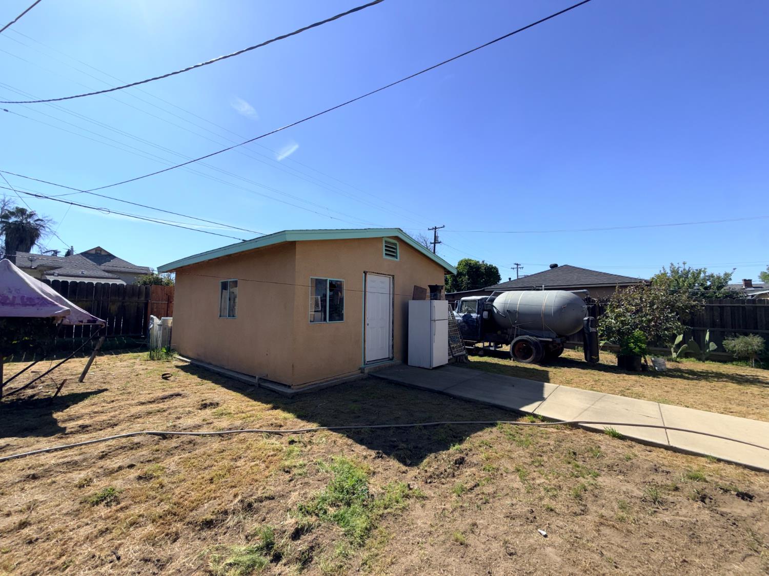 3028 E Grant Ave, Fresno, CA 93701