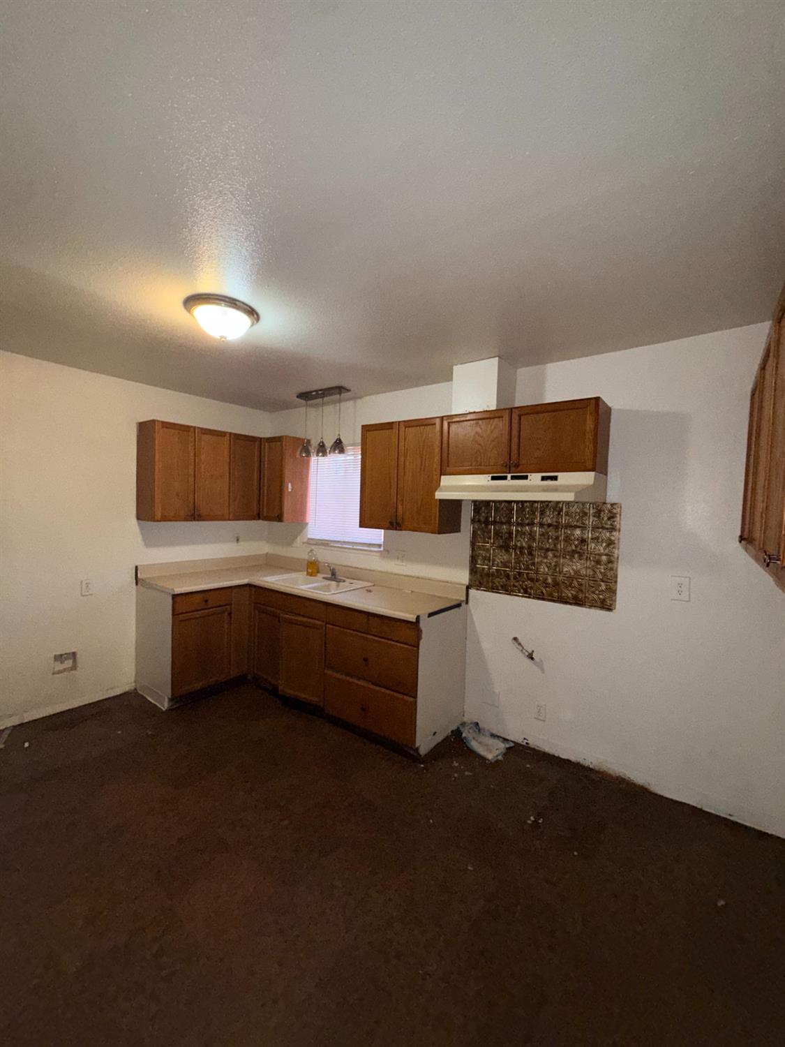 4062 E Church Ave, Fresno, CA 93725