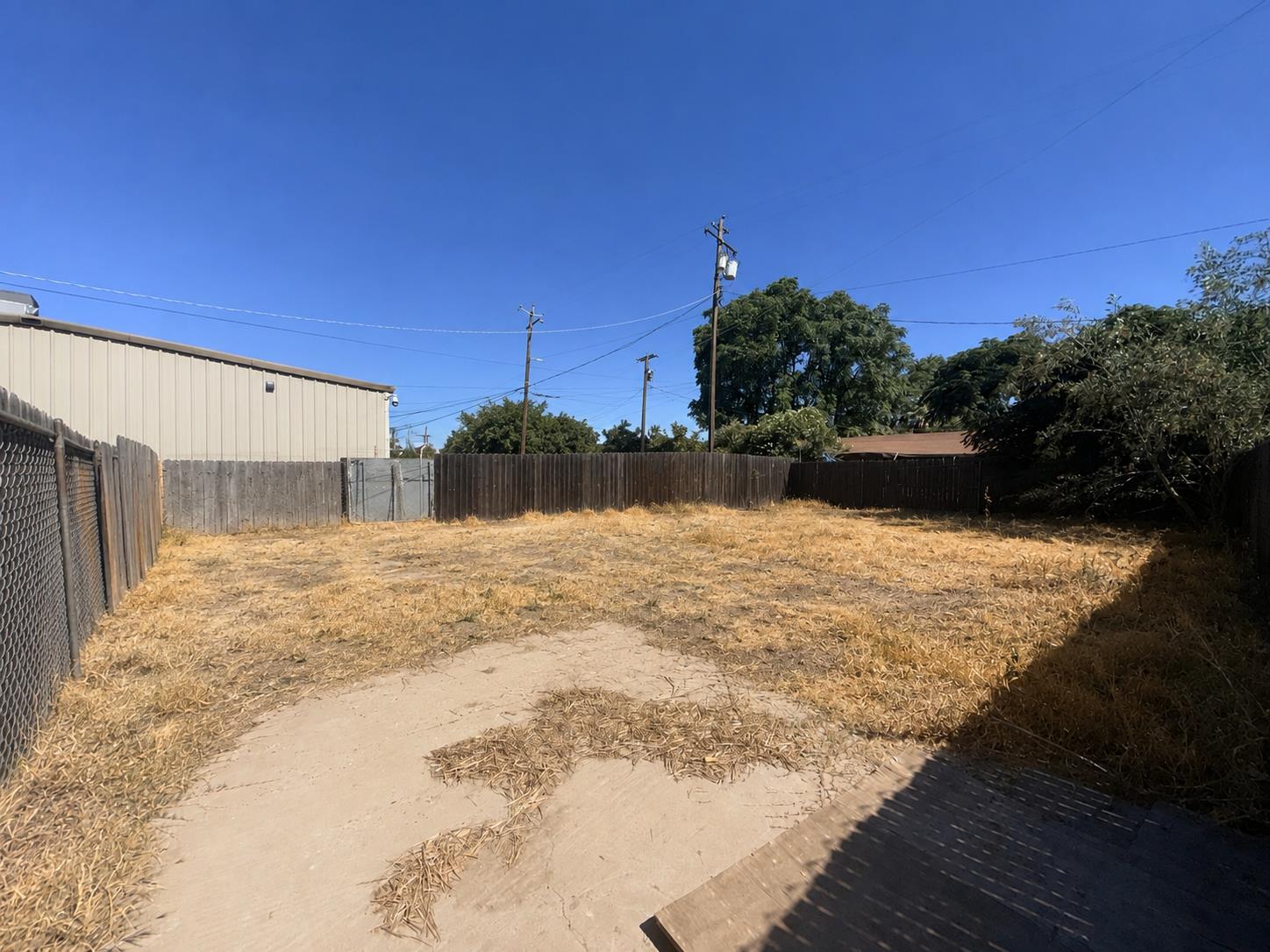 4062 E Church Ave, Fresno, CA 93725