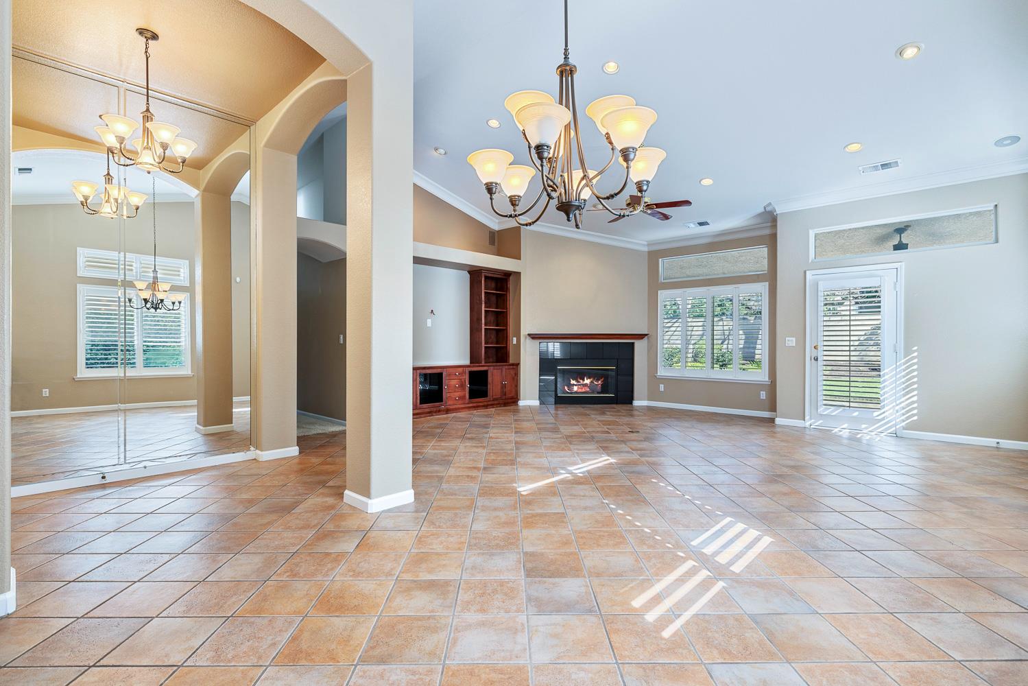 7040 N Warren Ave, Fresno, CA 93711