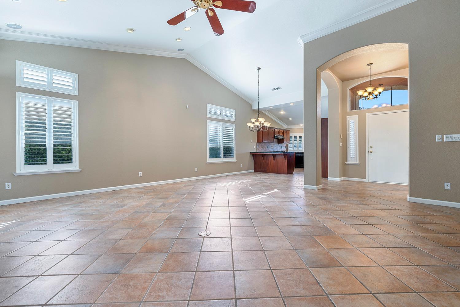 7040 N Warren Ave, Fresno, CA 93711