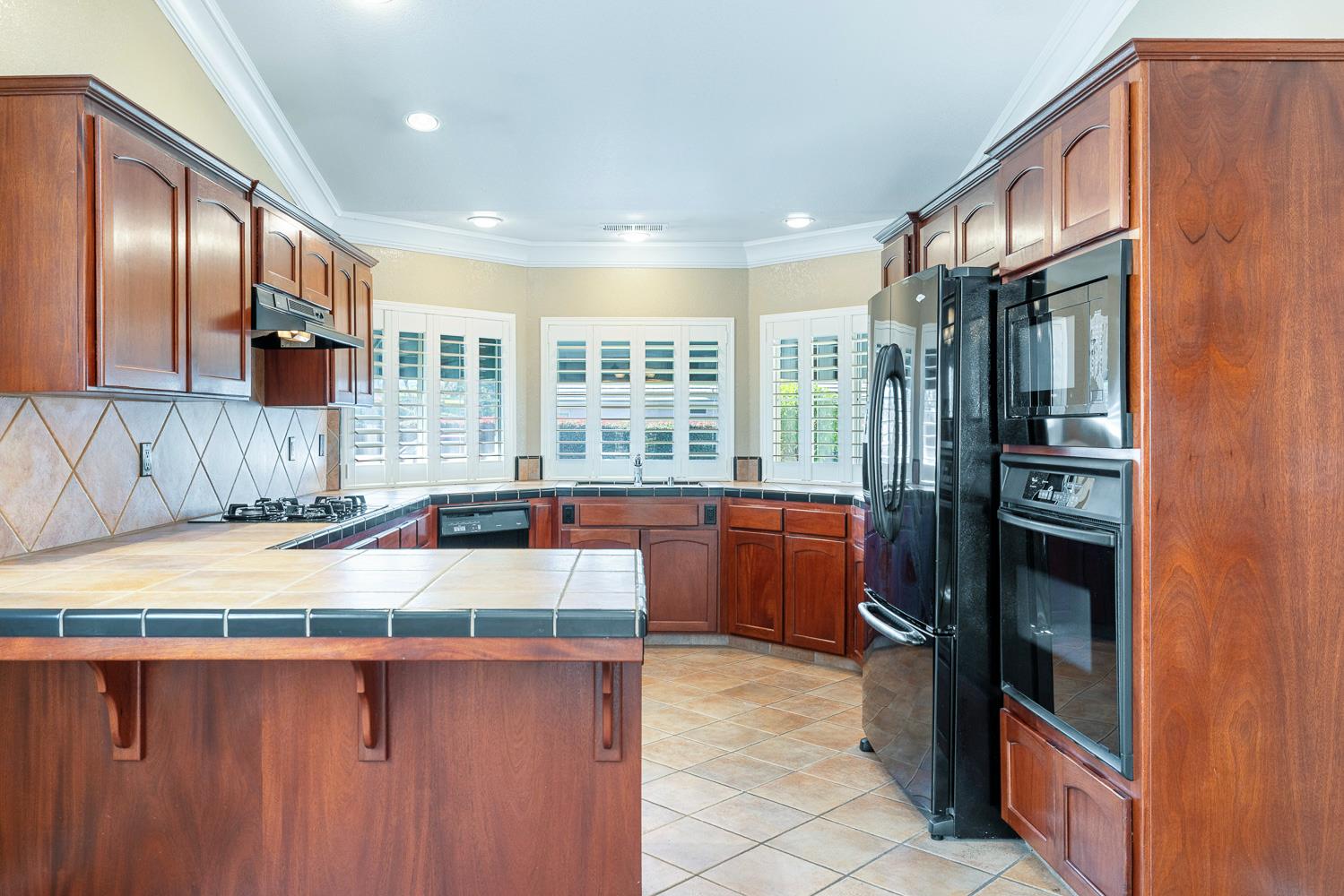 7040 N Warren Ave, Fresno, CA 93711