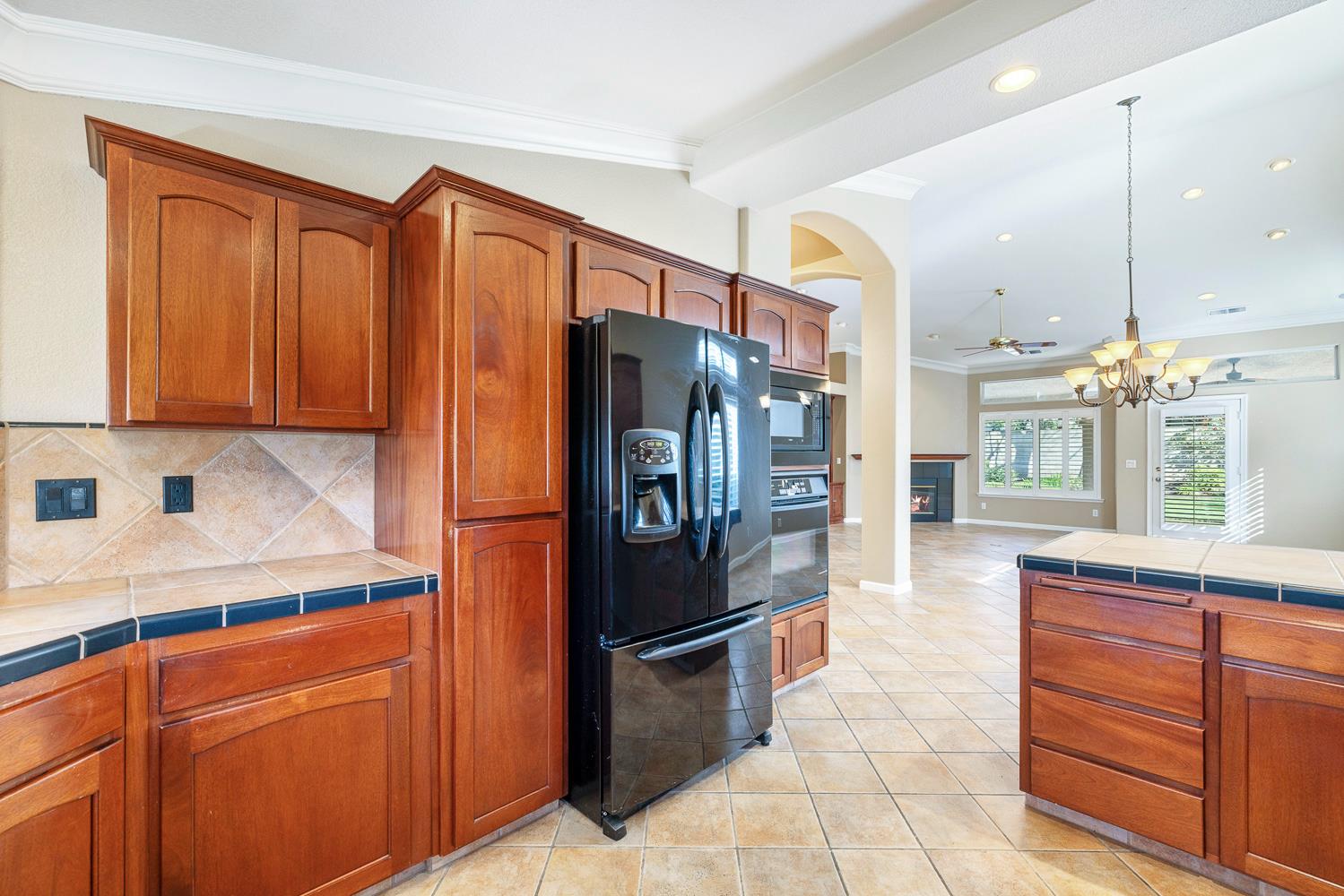 7040 N Warren Ave, Fresno, CA 93711