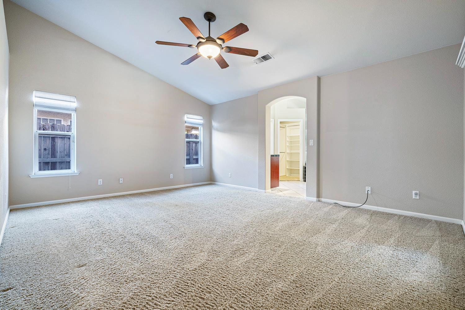 7040 N Warren Ave, Fresno, CA 93711