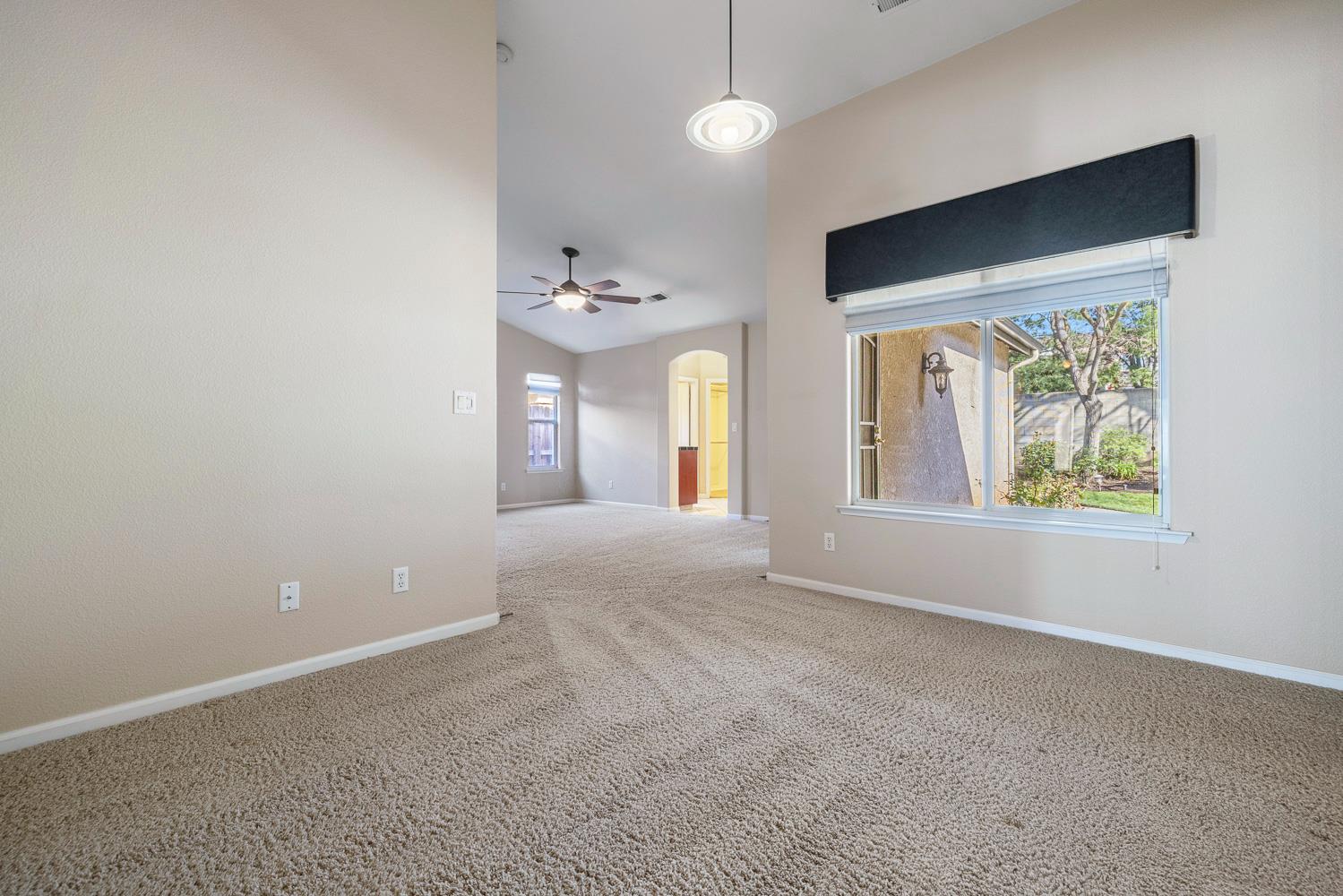 7040 N Warren Ave, Fresno, CA 93711