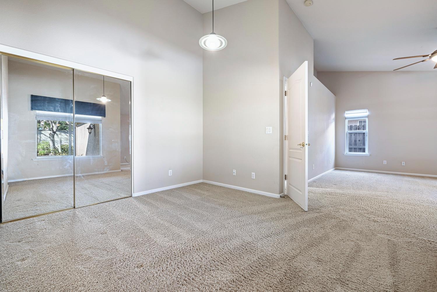 7040 N Warren Ave, Fresno, CA 93711