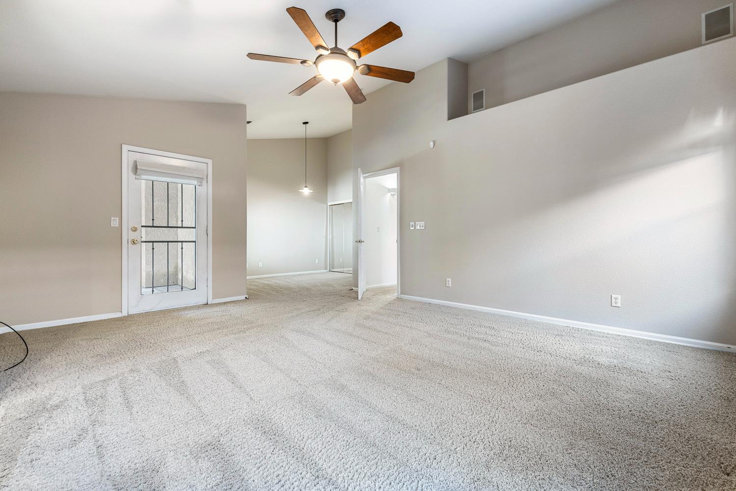 7040 N Warren Ave, Fresno, CA 93711