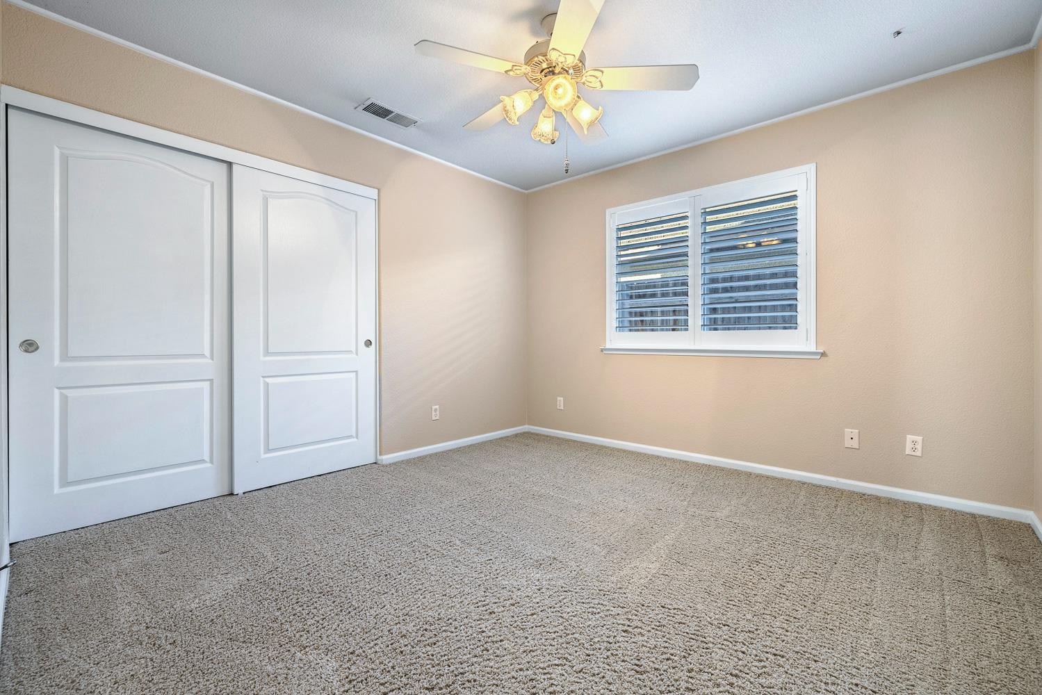 7040 N Warren Ave, Fresno, CA 93711