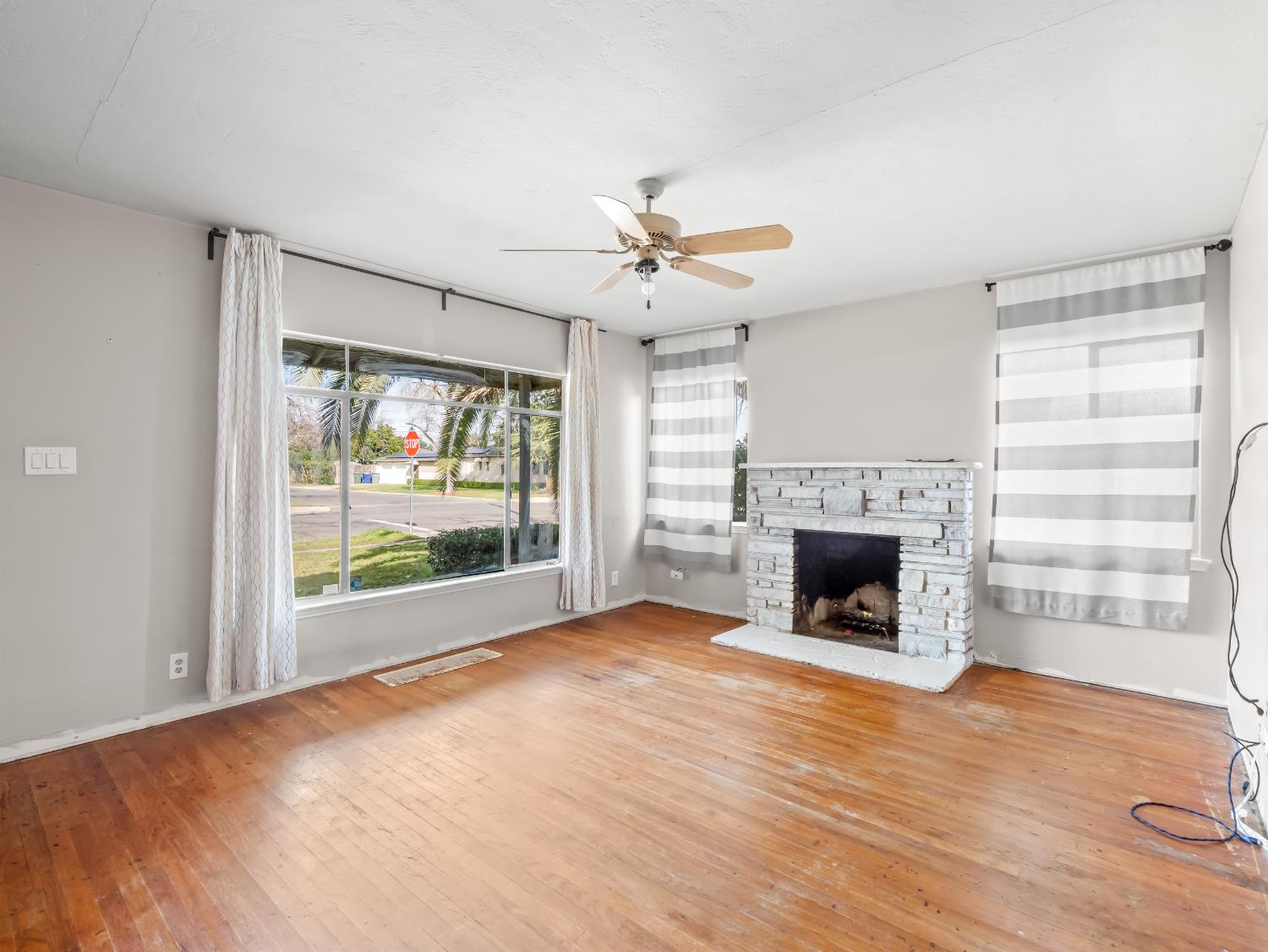 303 W Fedora Ave, Fresno, CA 93705