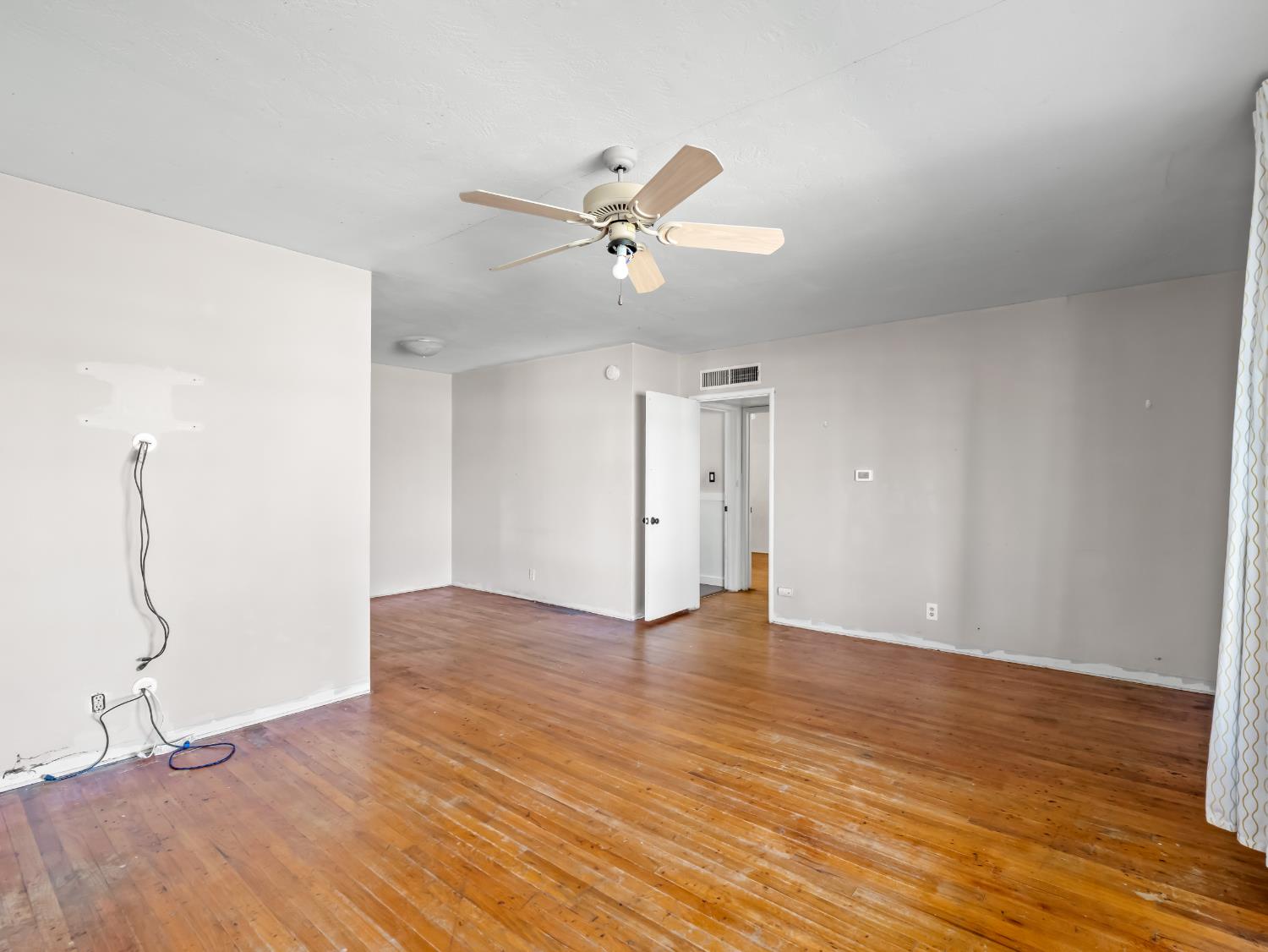 303 W Fedora Ave, Fresno, CA 93705