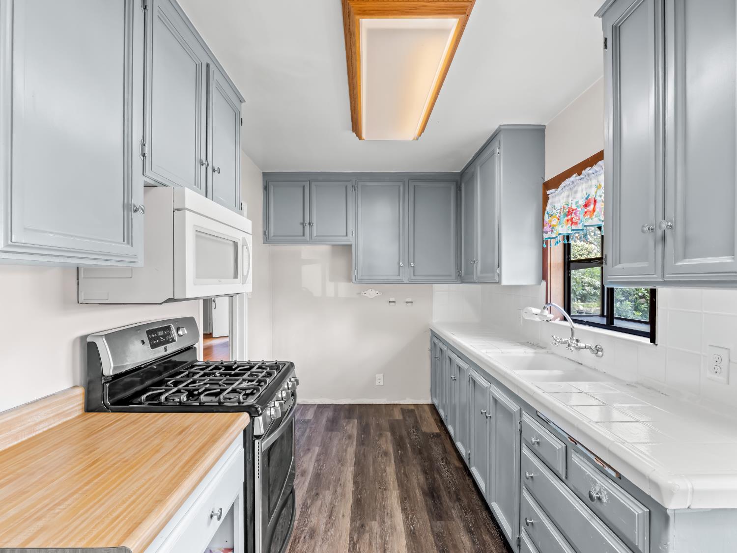 303 W Fedora Ave, Fresno, CA 93705