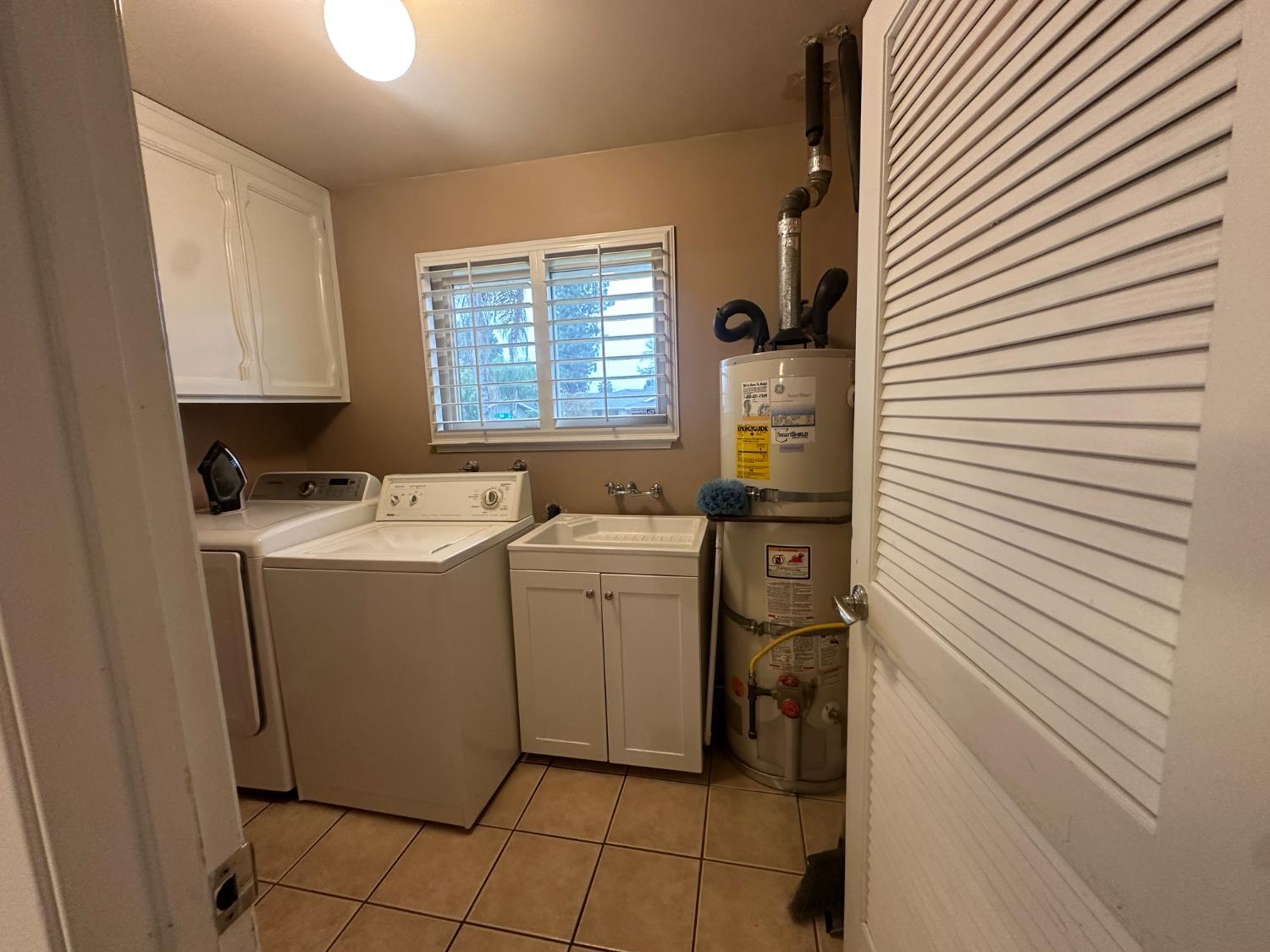 394 S Oak Dr, Reedley, CA 93654