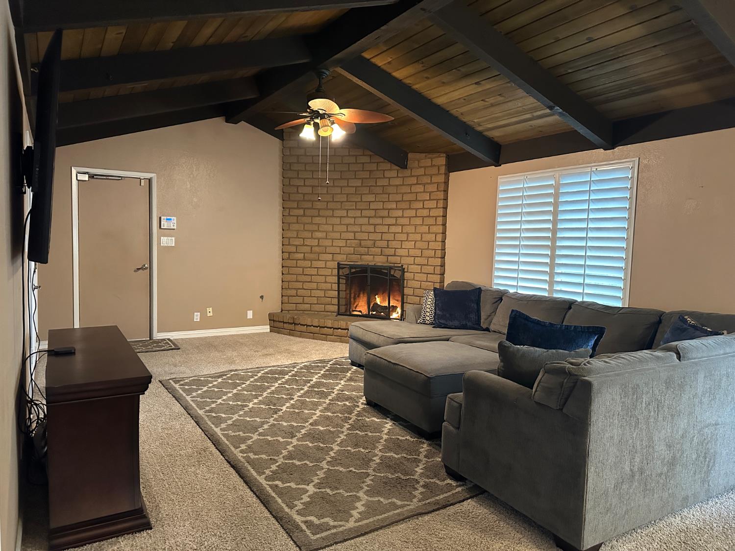 394 S Oak Dr, Reedley, CA 93654