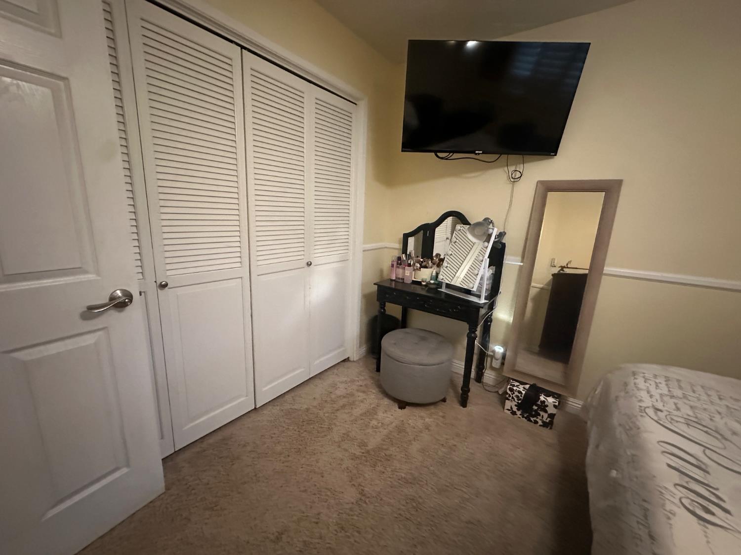 394 S Oak Dr, Reedley, CA 93654